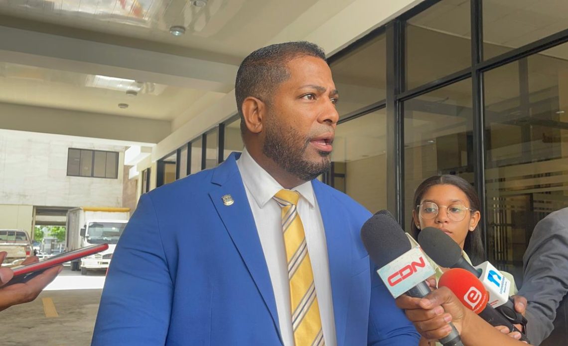 Edwin Mejía rechaza reintegración de agentes retirados en hospitales Edwin Mejía rechaza reintegración de agentes retirados en hospitales
