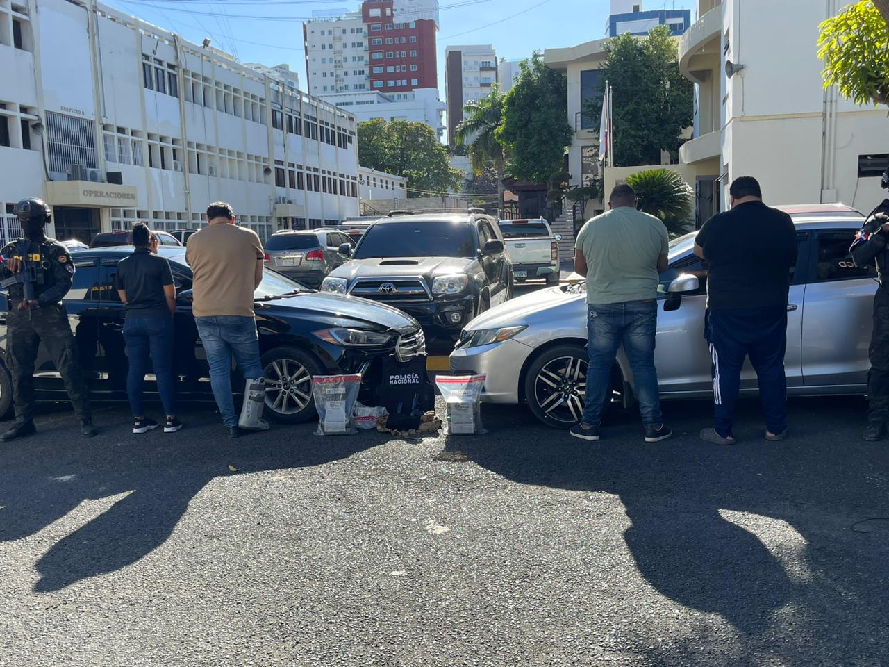 Arrestan cuatro personas incluida una mujer con siete mil gramos de cocaína en SDE