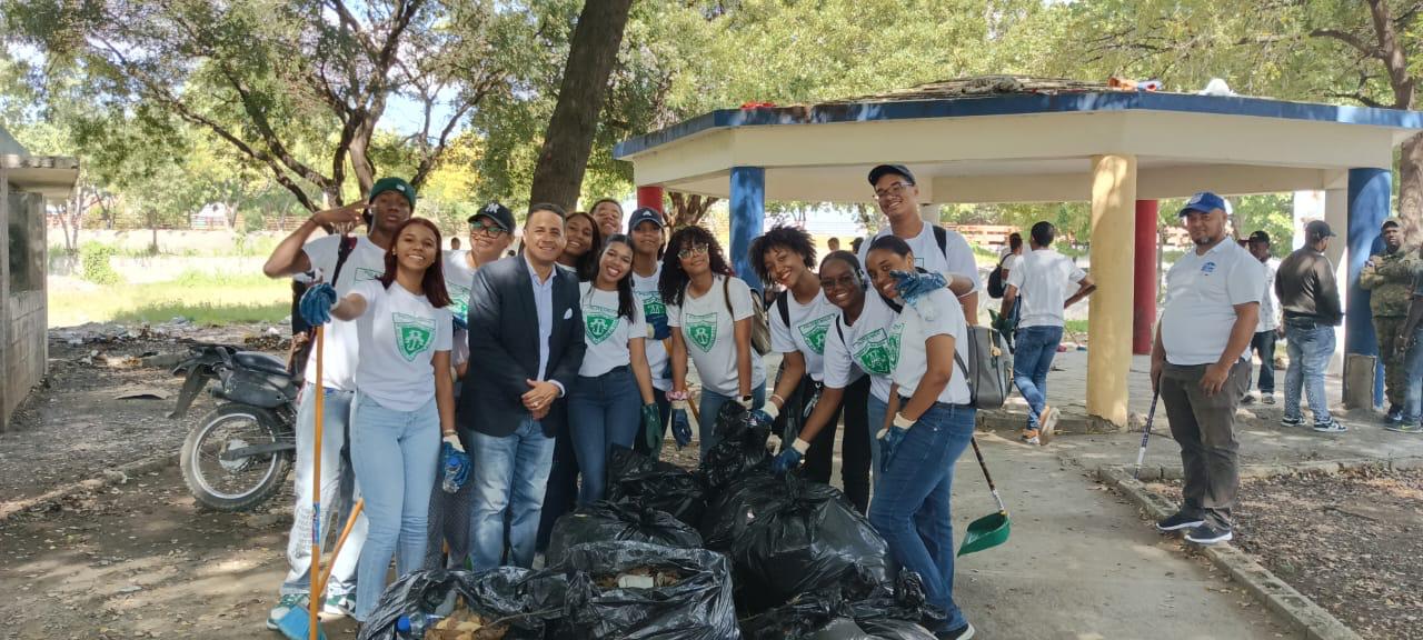 ASDO desarrolla amplio operativo de limpieza y fumigación en centros educativos ASDO desarrolla amplio operativo de limpieza y fumigación en centros educativos
