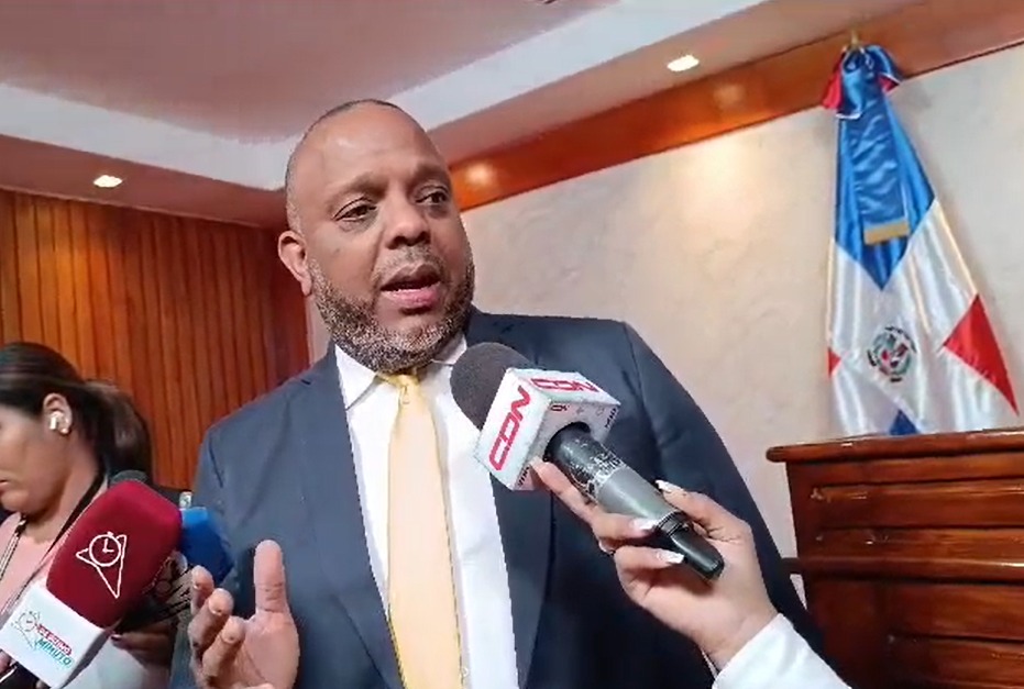 Diputado Luis Henríquez valora temas tratados en debate electoral candidatos senaduria DN