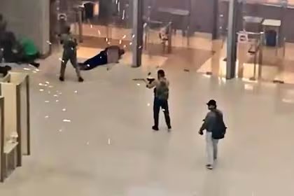 Atentado en una sala de conciertos de Moscú causa al menos 40 muertos y un centenar de heridos