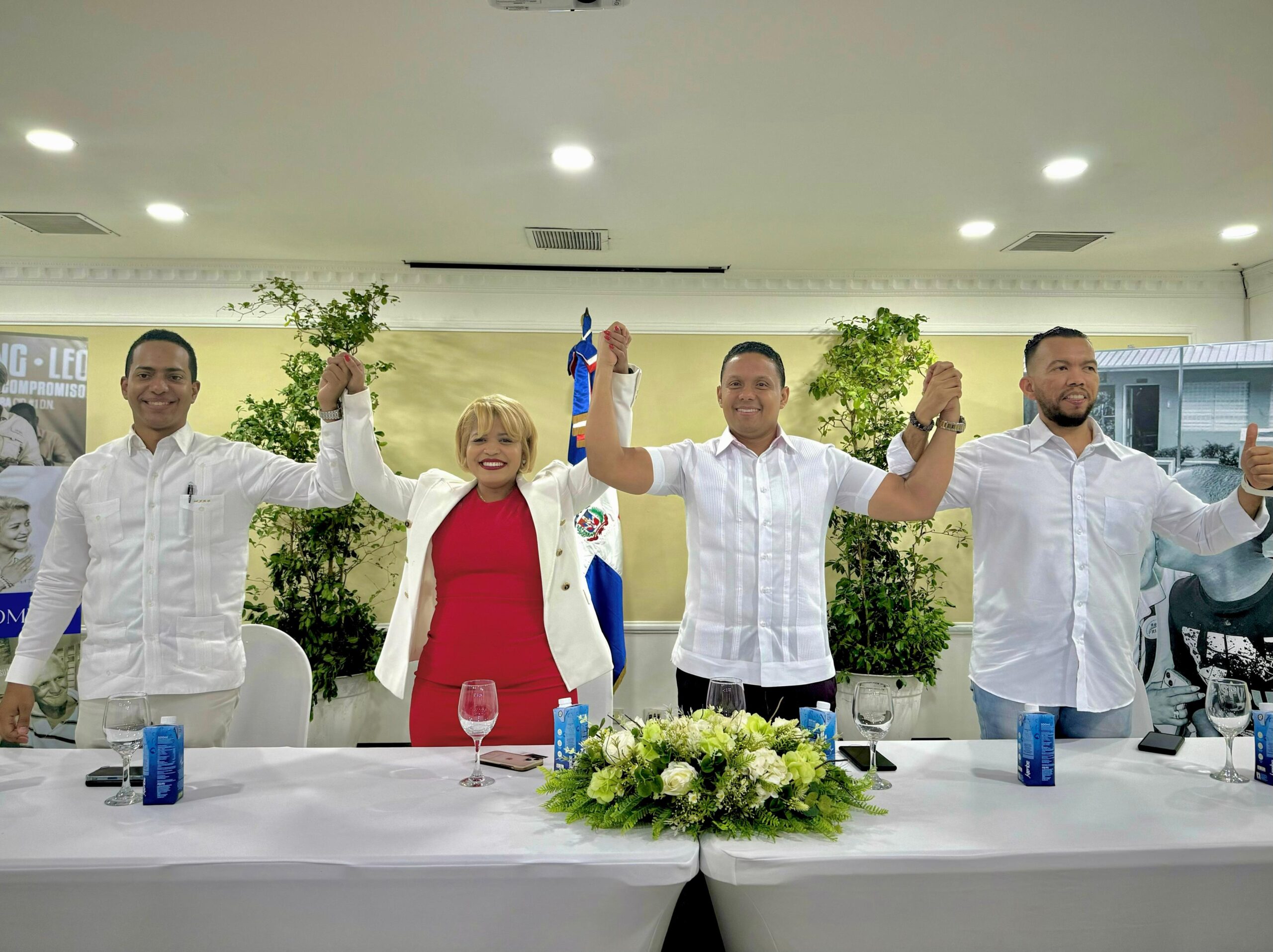 Elías Matos recibe respaldo de exaspirante a regidora del PRM para continuar diputación Elías Matos recibe respaldo de exaspirante a regidora del PRM para continuar diputación