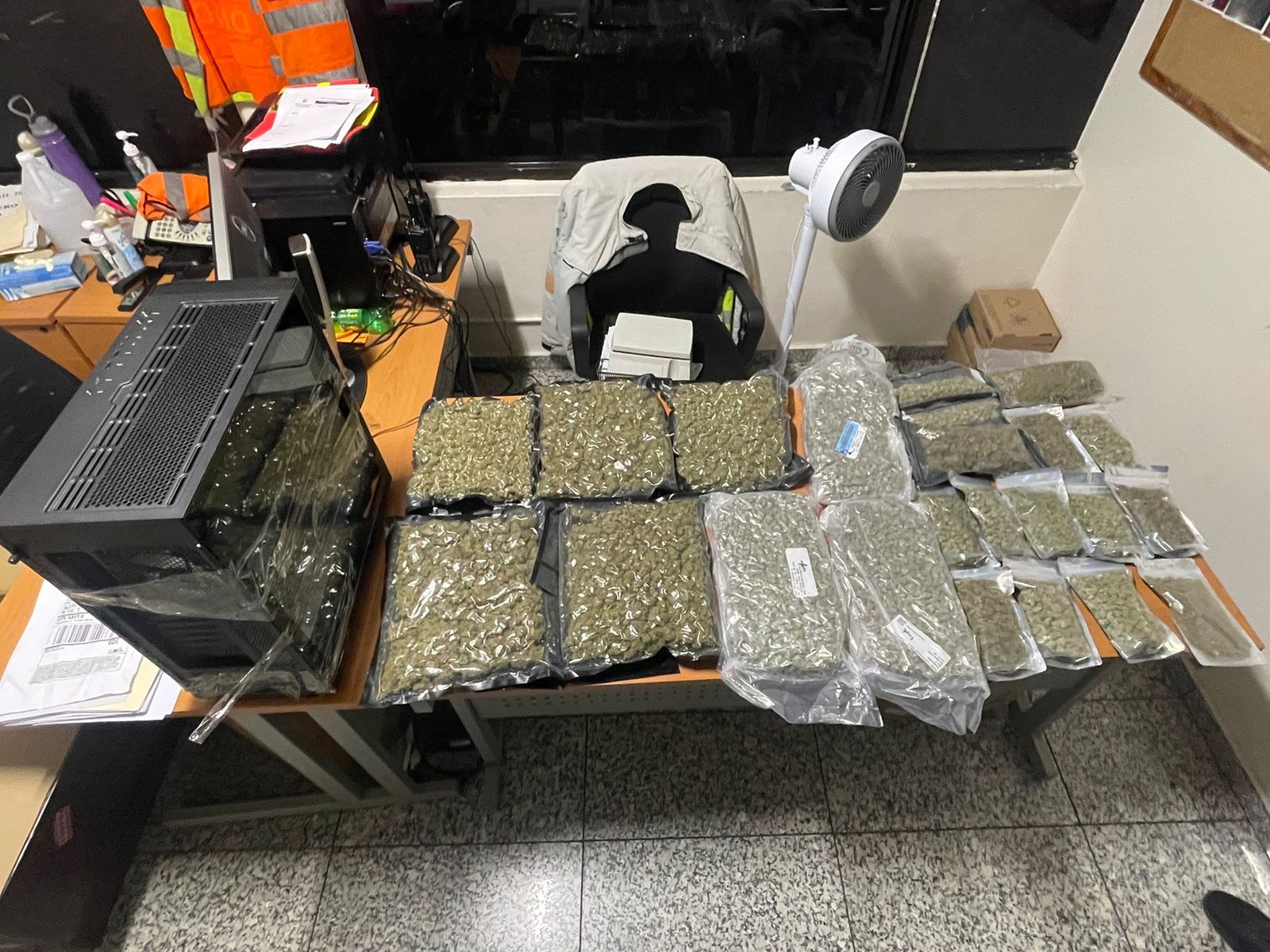 Incautan 23 paquetes de marihuana en procesador de computadora en el AILA Incautan 23 paquetes de marihuana en procesador de computadora en el AILA