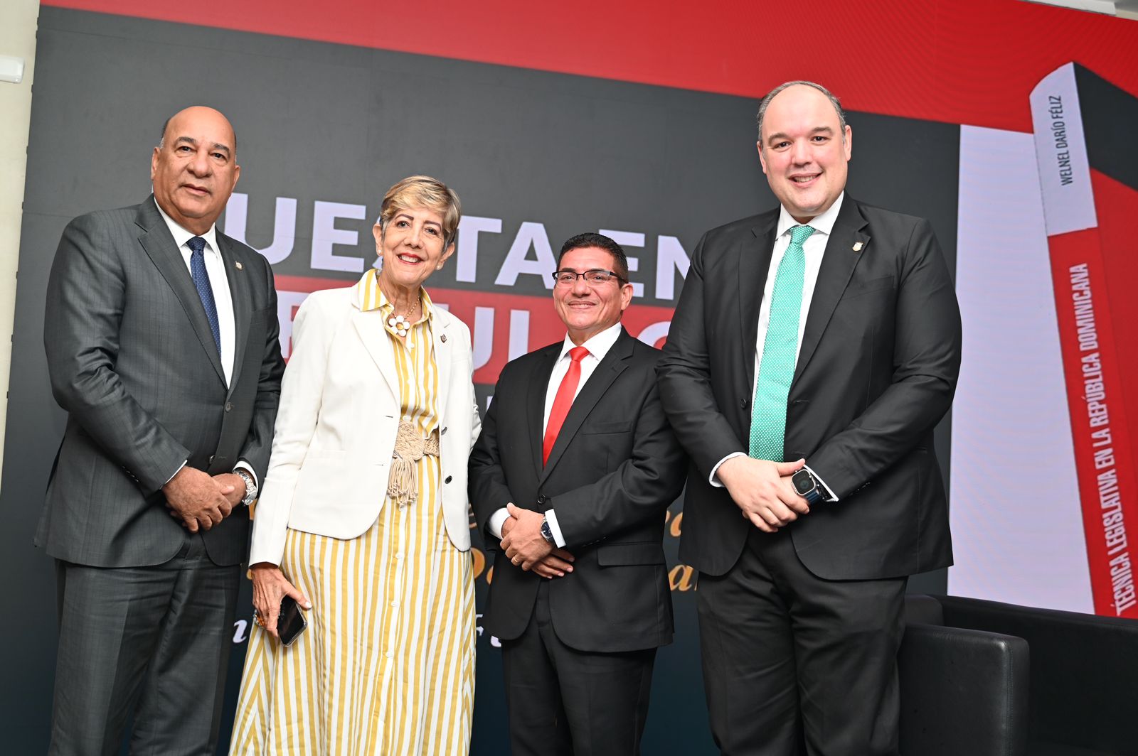 Senado pone en circulación libro “Técnica Legislativa en la República Dominicana” Senado pone en circulación libro “Técnica Legislativa en la República Dominicana”
