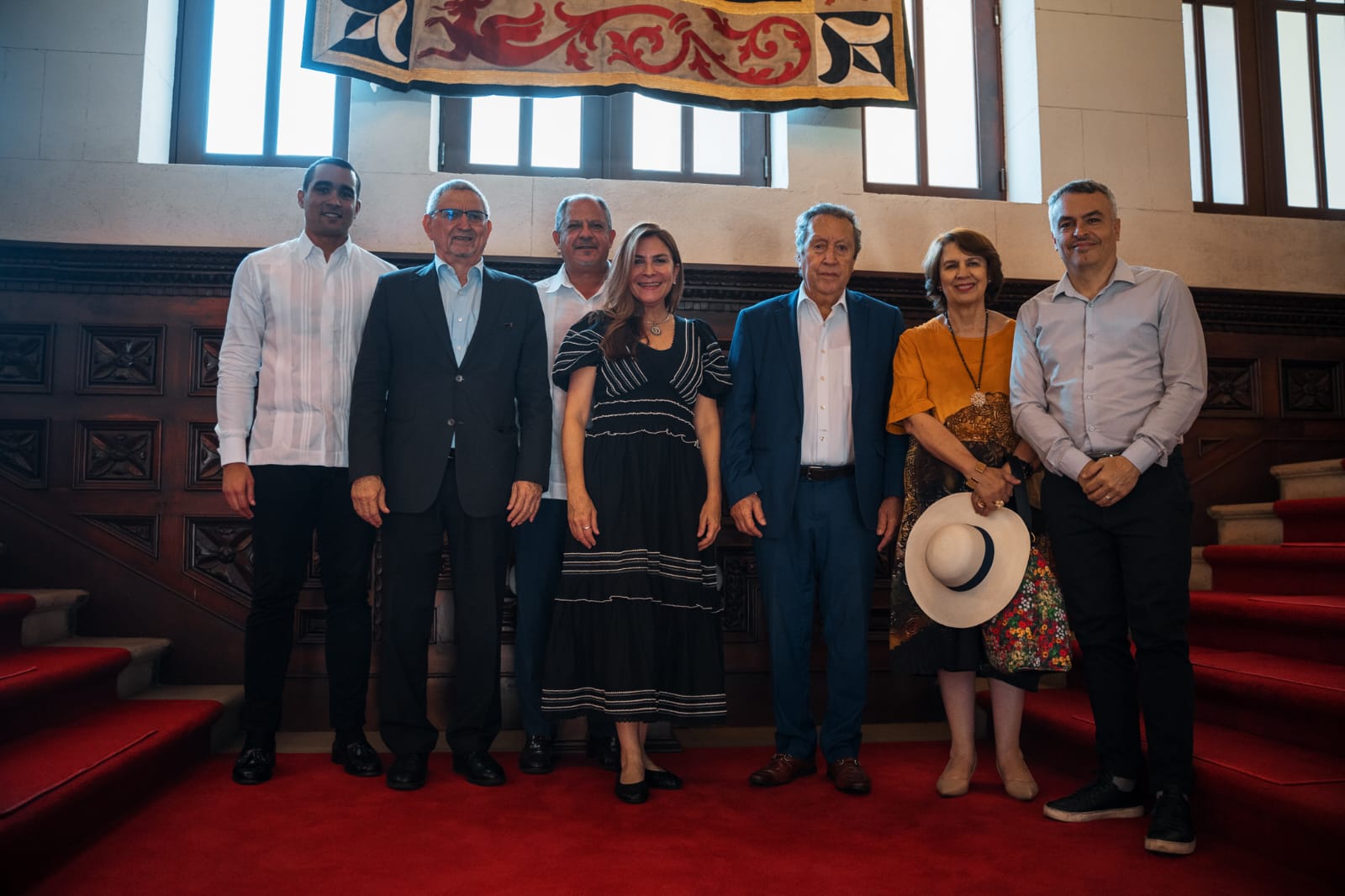Carolina Mejía recibe a expresidentes de América Latina y África como observadores en elecciones