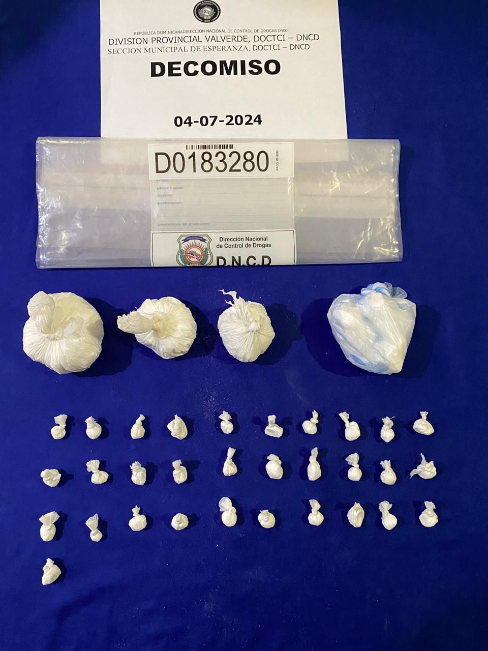 Ocupan más de 1,900 gramos de drogas en Esperanza, apresan 21 personas Ocupan más de 1,900 gramos de drogas en Esperanza, apresan 21 personas