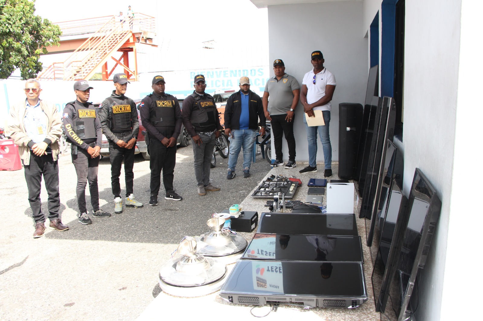 PN desarticula peligrosa banda dedicada a robar en viviendas del Gran Santo Domingo