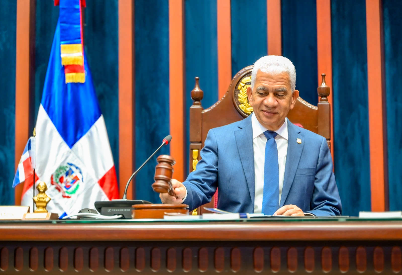 Senado aprueba en primera lectura proyecto modifica Ley prohíbe uso hookah en lugares públicos y privados