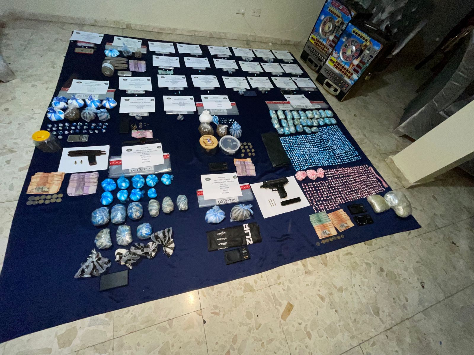 Confiscan más de 10,000 gramos de drogas en SFM; apresan 23 personas