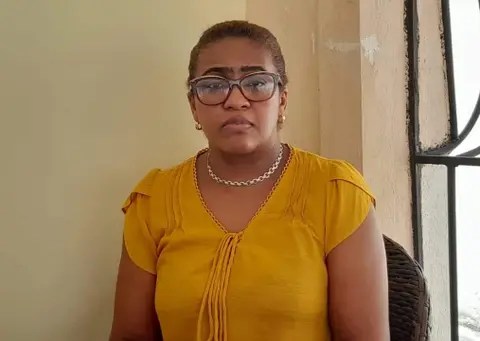 Mujer se queja por reenvío fecha juicio preliminar contra su ex esposo por violencia de género Mujer se queja por reenvío fecha juicio preliminar contra su ex esposo por violencia de género