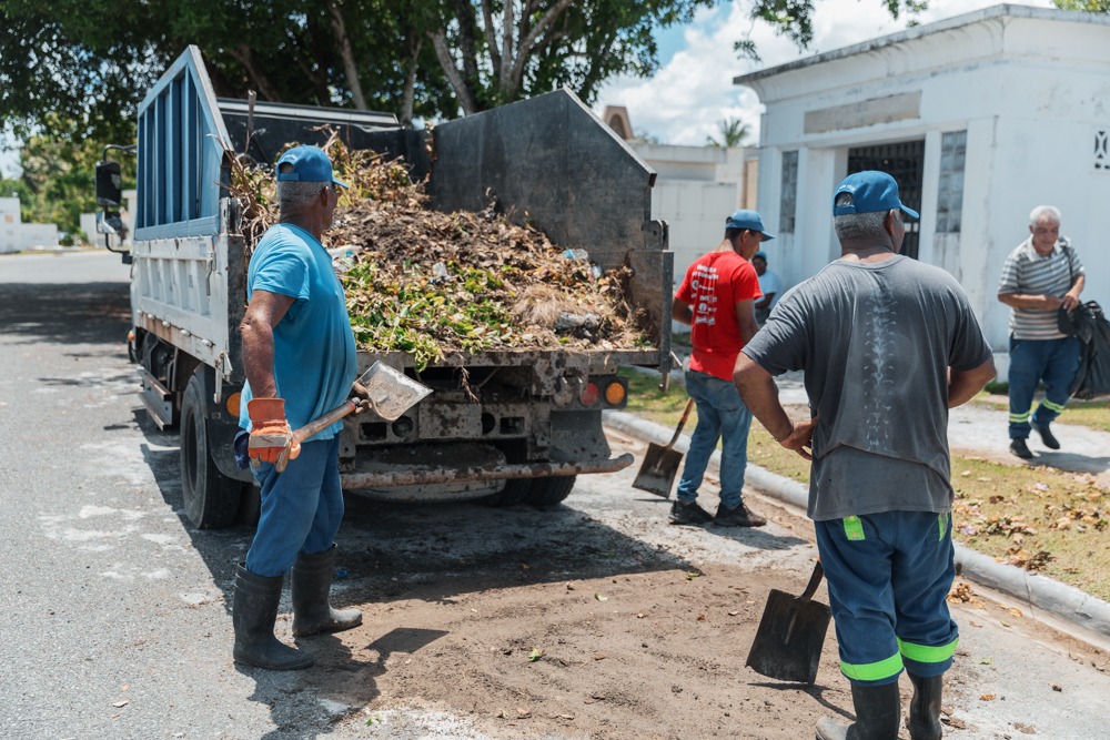 Alcaldía DN refuerza acondicionamiento de cementerios por el Día de los Padres Alcaldía DN refuerza acondicionamiento de cementerios por el Día de los Padres