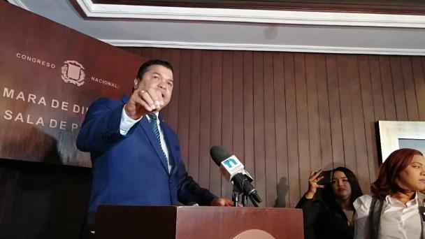 Tobías Crespo pide Poder Ejecutivo promulgar ley cláusula de conciencia