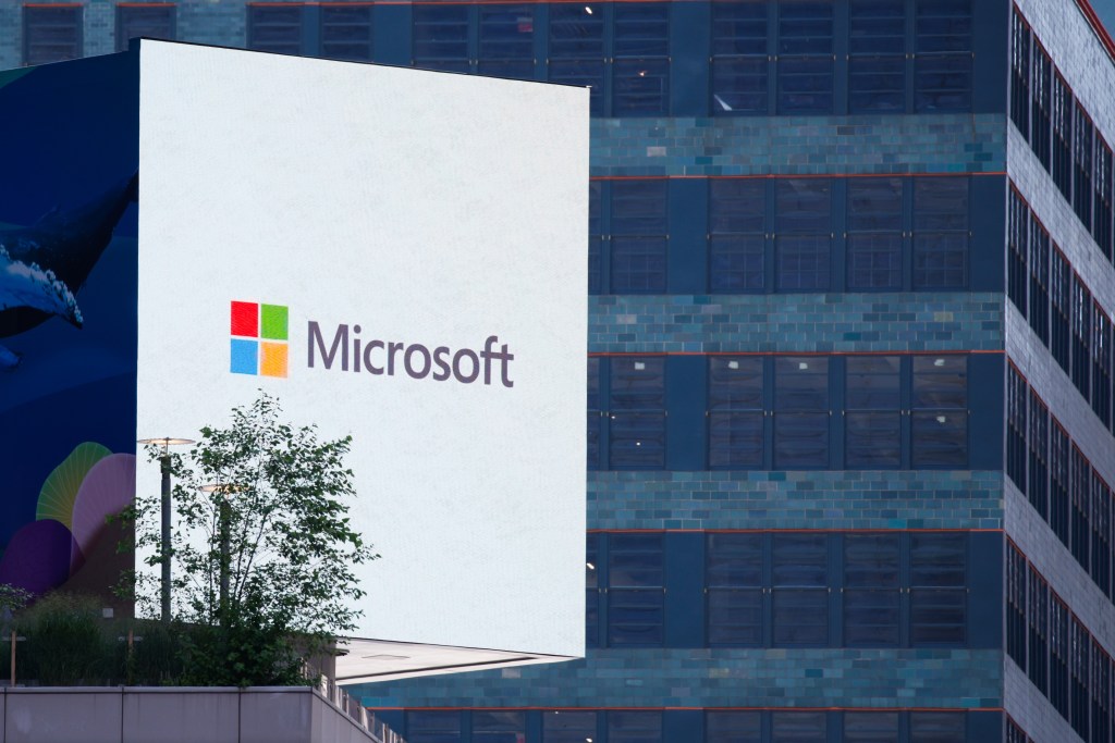 Microsoft cierra ejercicio con un beneficio de 88.136 millones de dólares, un 22 % más