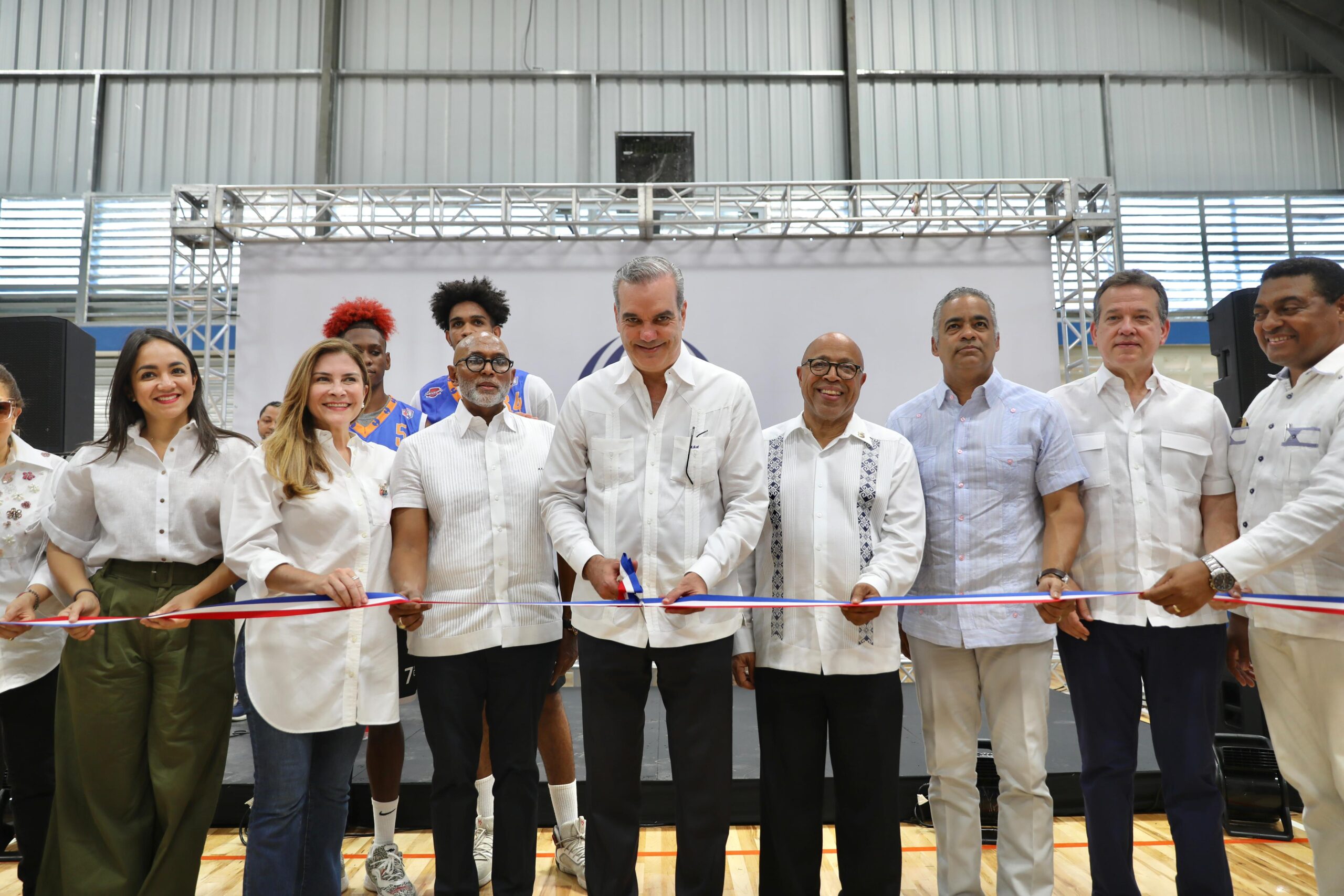 Abinader inauguró varias obras este fin de semana Abinader inauguró varias obras este fin de semana