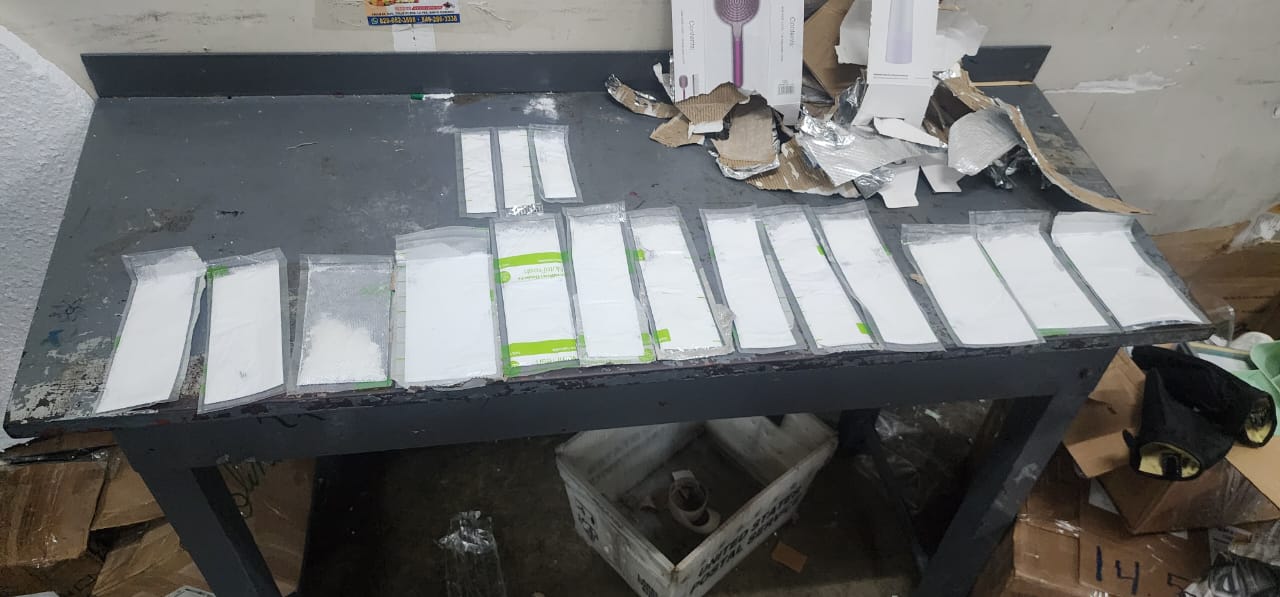 Ocupan 23 láminas de cocaína camufladas en varias cajas de cartón serían enviadas a EEUU