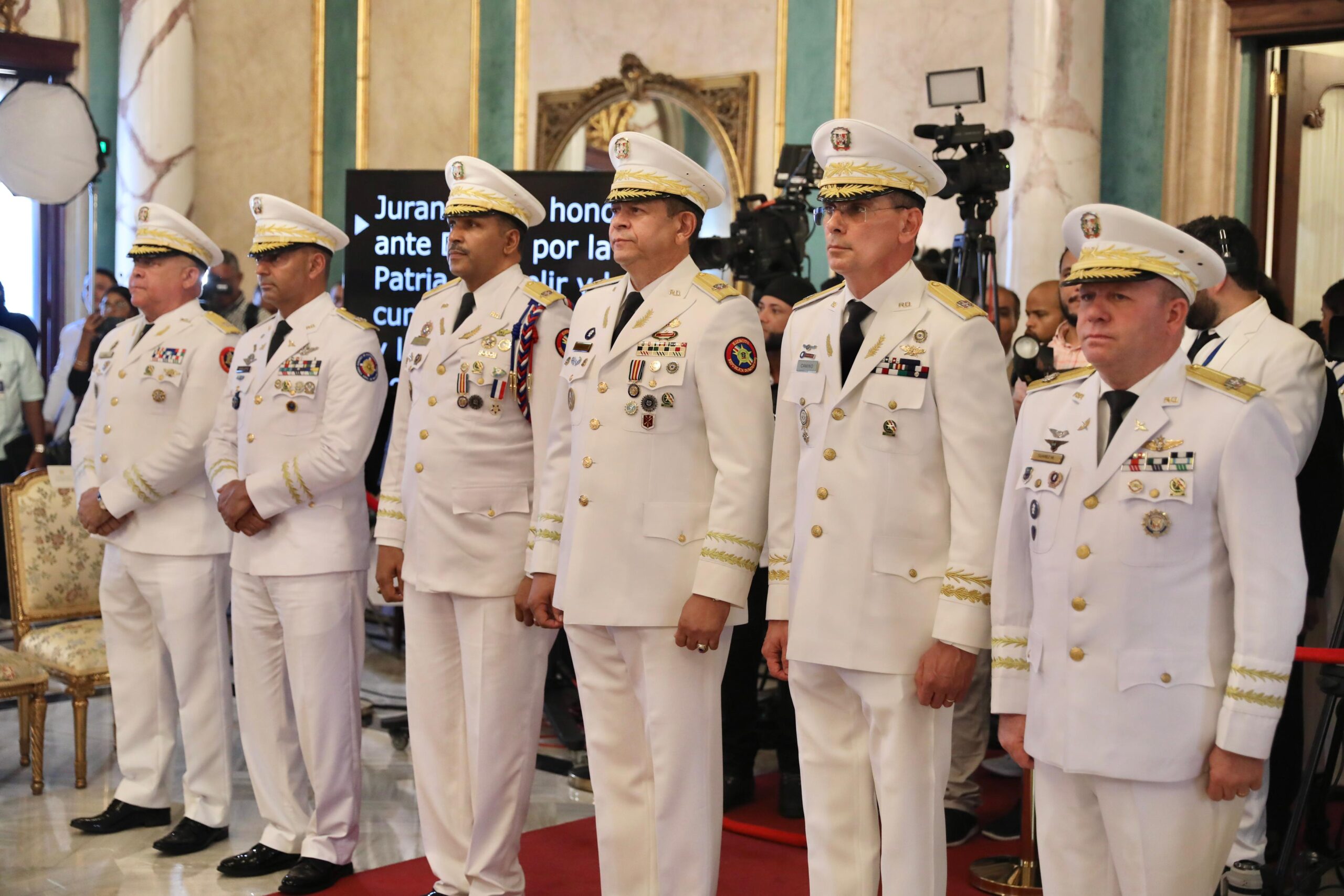 Abinader Designa a Carlos Antonio Fernández Onofre como ministro de Defensa y Anuncia Nuevas Designaciones en Fuerzas Armadas