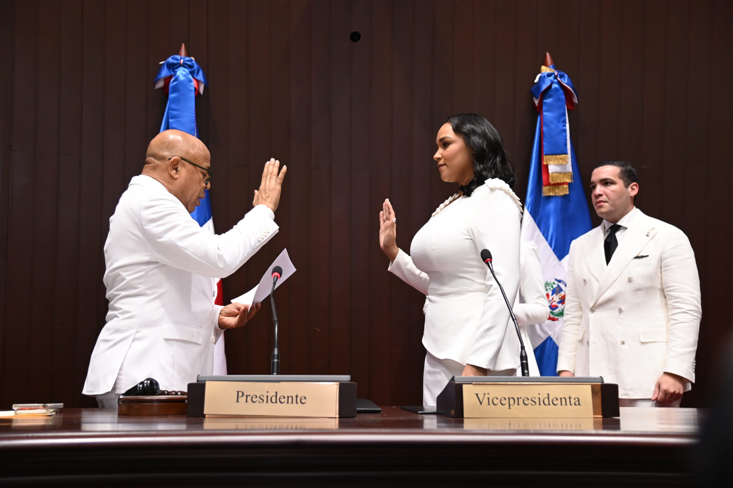 Dharuelly D´Aza es la nueva vicepresidenta de la Cámara de Diputados Dharuelly D´Aza es la nueva vicepresidenta de la Cámara de Diputados