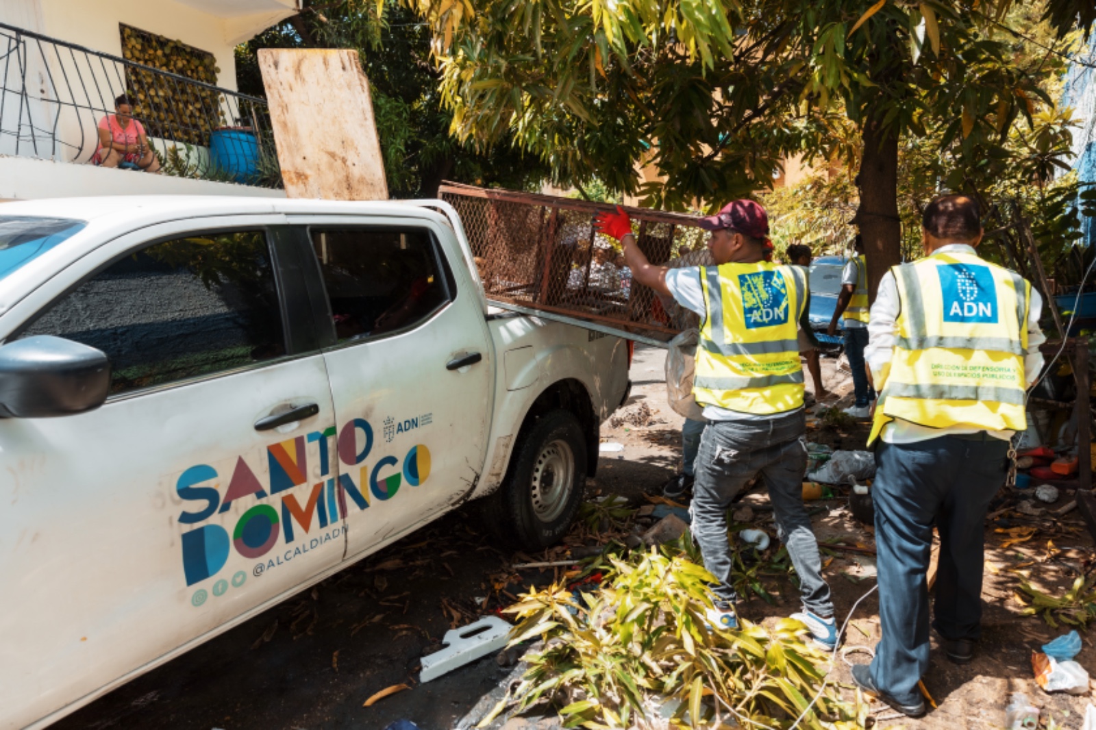 Alcaldía DN recupera espacios públicos y retira chatarras en Manganagua Alcaldía DN recupera espacios públicos y retira chatarras en Manganagua
