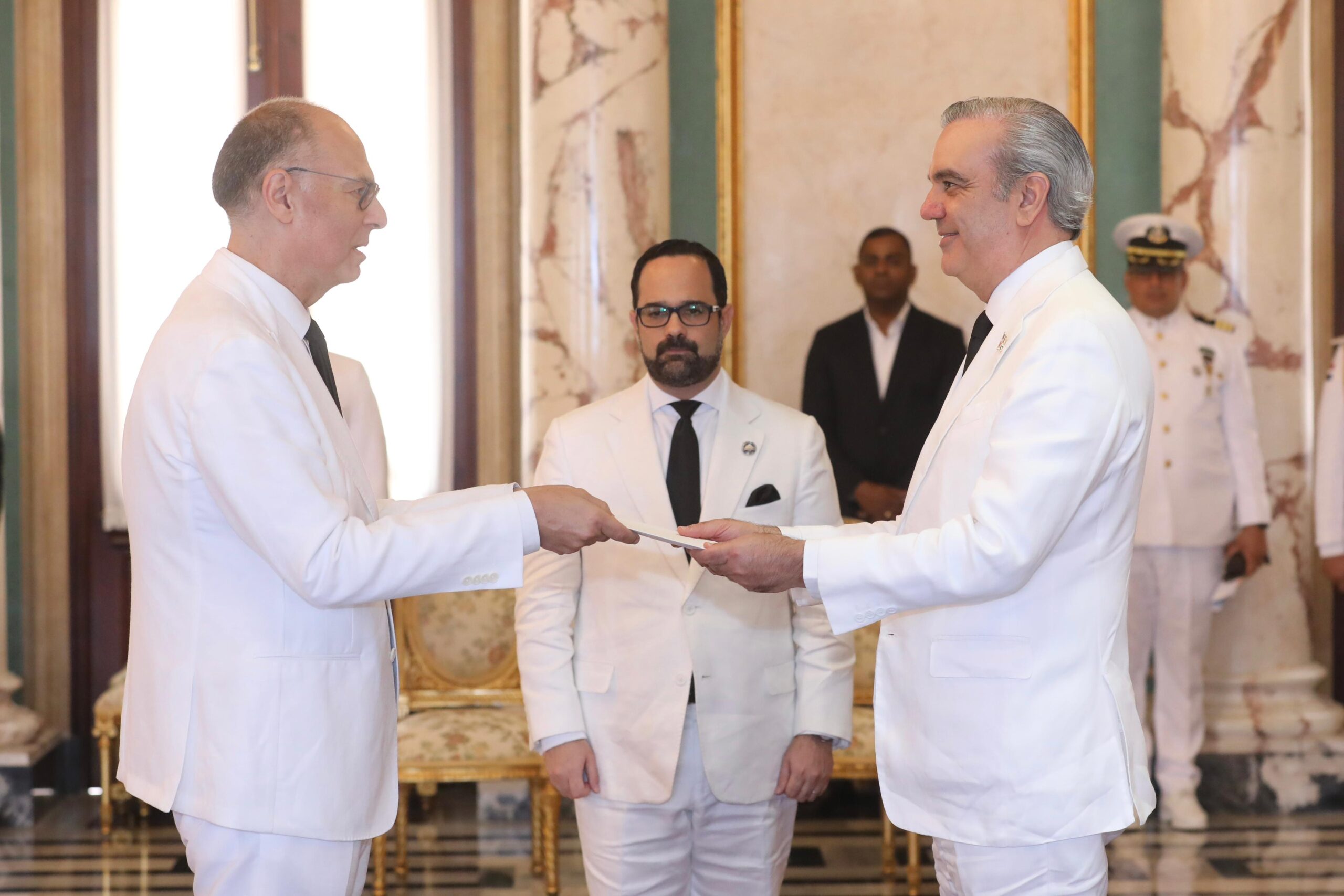 Abinader recibe cartas credenciales de embajadores de Perú, Francia, Nicaragua, Dinamarca, Filipinas, Australia y Finlandia Abinader recibe cartas credenciales de embajadores de Perú, Francia, Nicaragua, Dinamarca, Filipinas, Australia y Finlandia