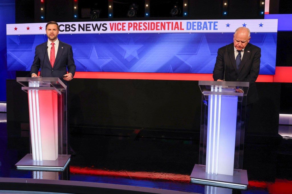 Vance y Walz apuntan en debate a Harris y Trump como culpables de crisis migratoria