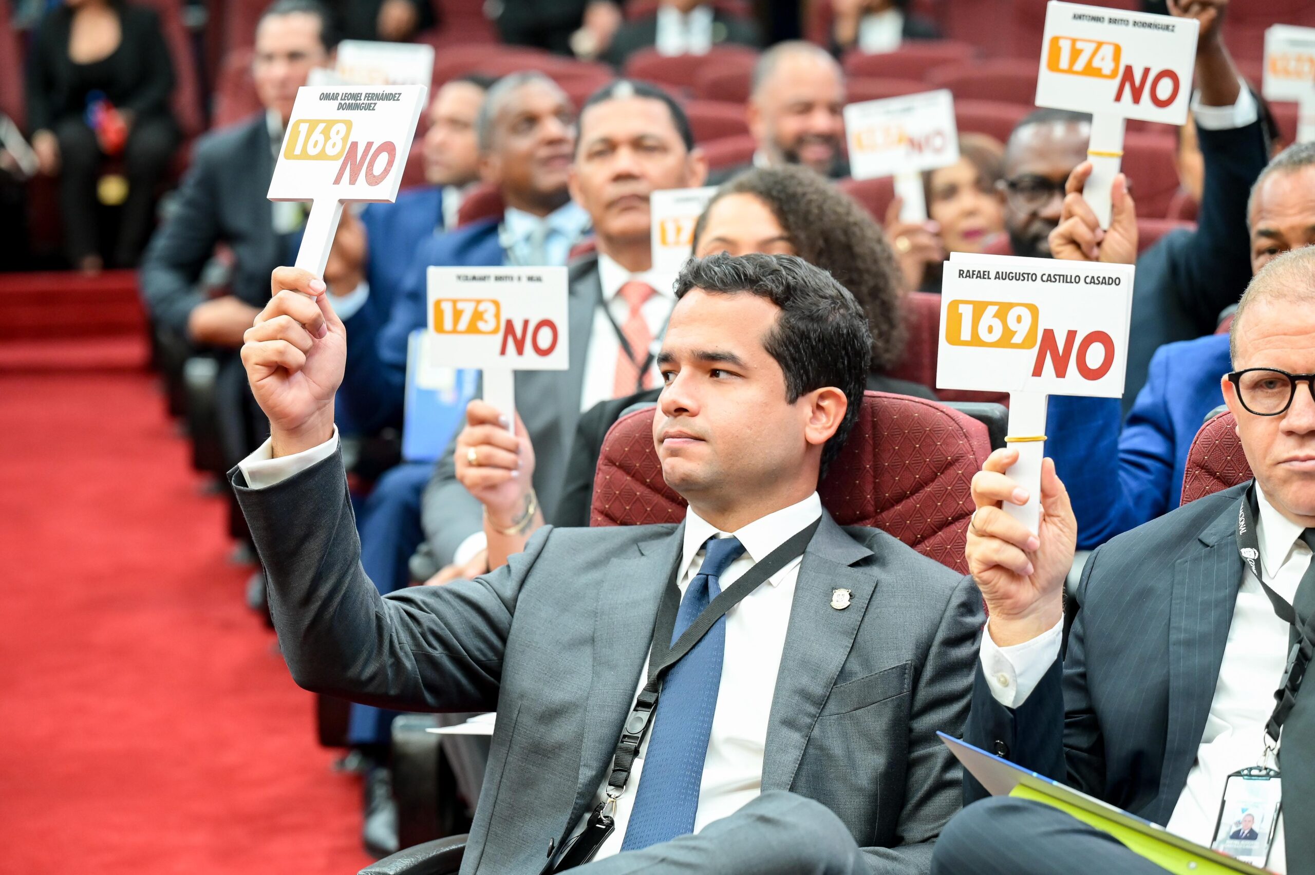 Asamblea Nacional Revisora aprueba en primera lectura modificaciones a siete artículos Carta Magna