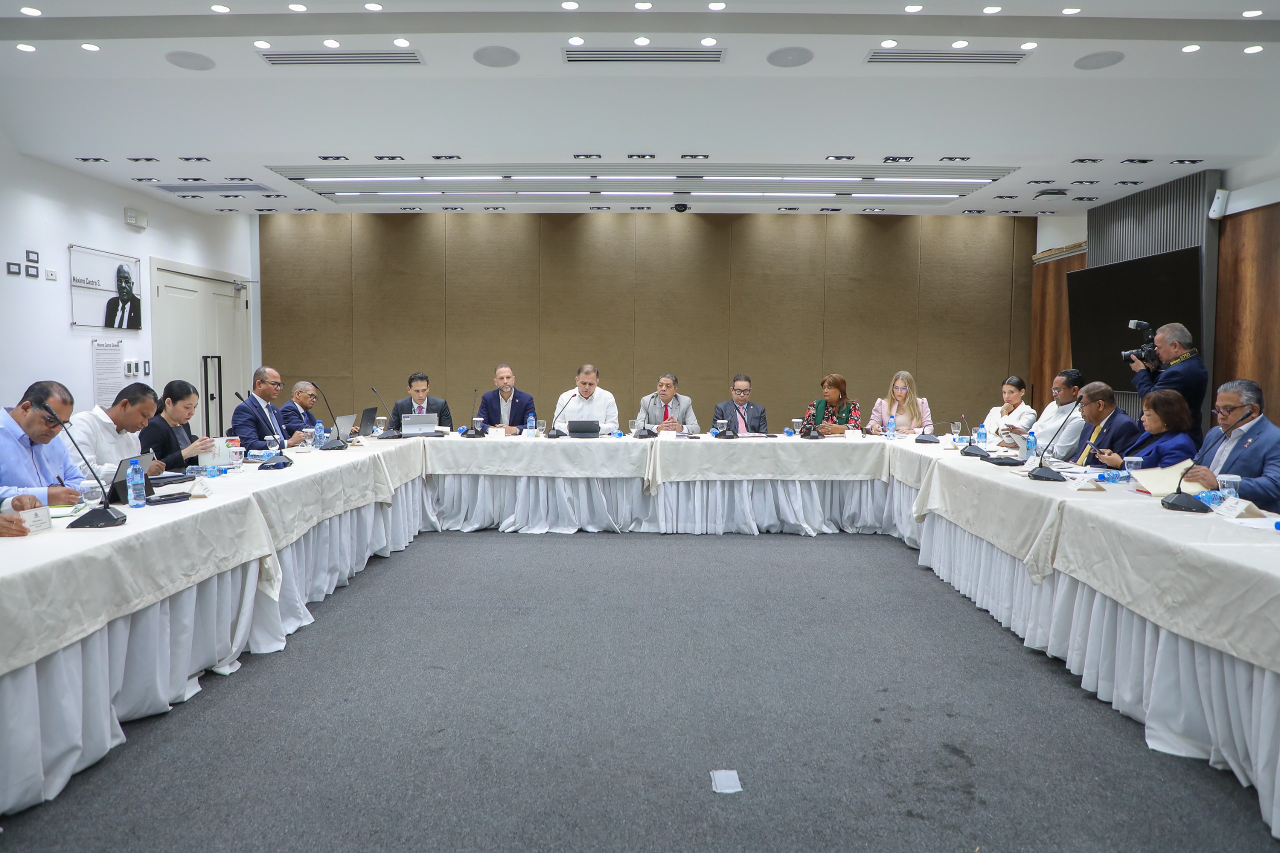 Comisión de Hacienda escucha cúpula empresarial en torno al proyecto de Modernización Fiscal