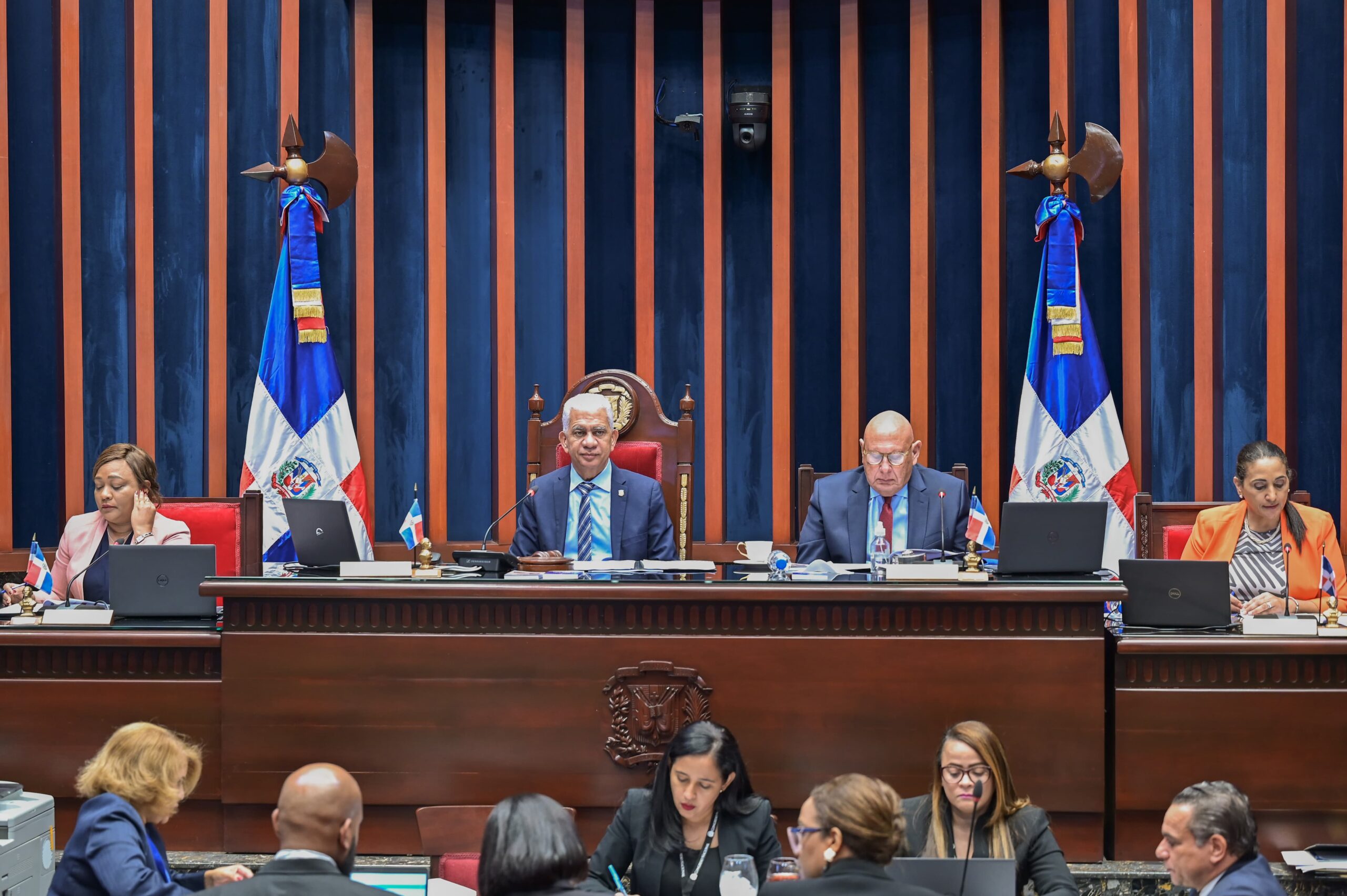 Senado declara de urgencia y aprueba modificaciones ley sobre Tráfico Ilícito de Migrantes y Trata de Personas Senado declara de urgencia y aprueba modificaciones ley sobre Tráfico Ilícito de Migrantes y Trata de Personas