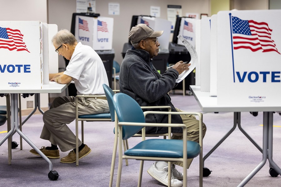 Empiezan a abrir los centros de votación en EE.UU. para elegir entre Harris y Trump
