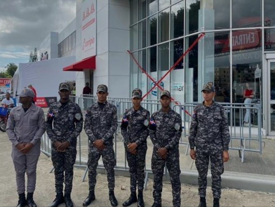 Policía Nacional refuerza patrullaje y seguridad para Black Friday 2024