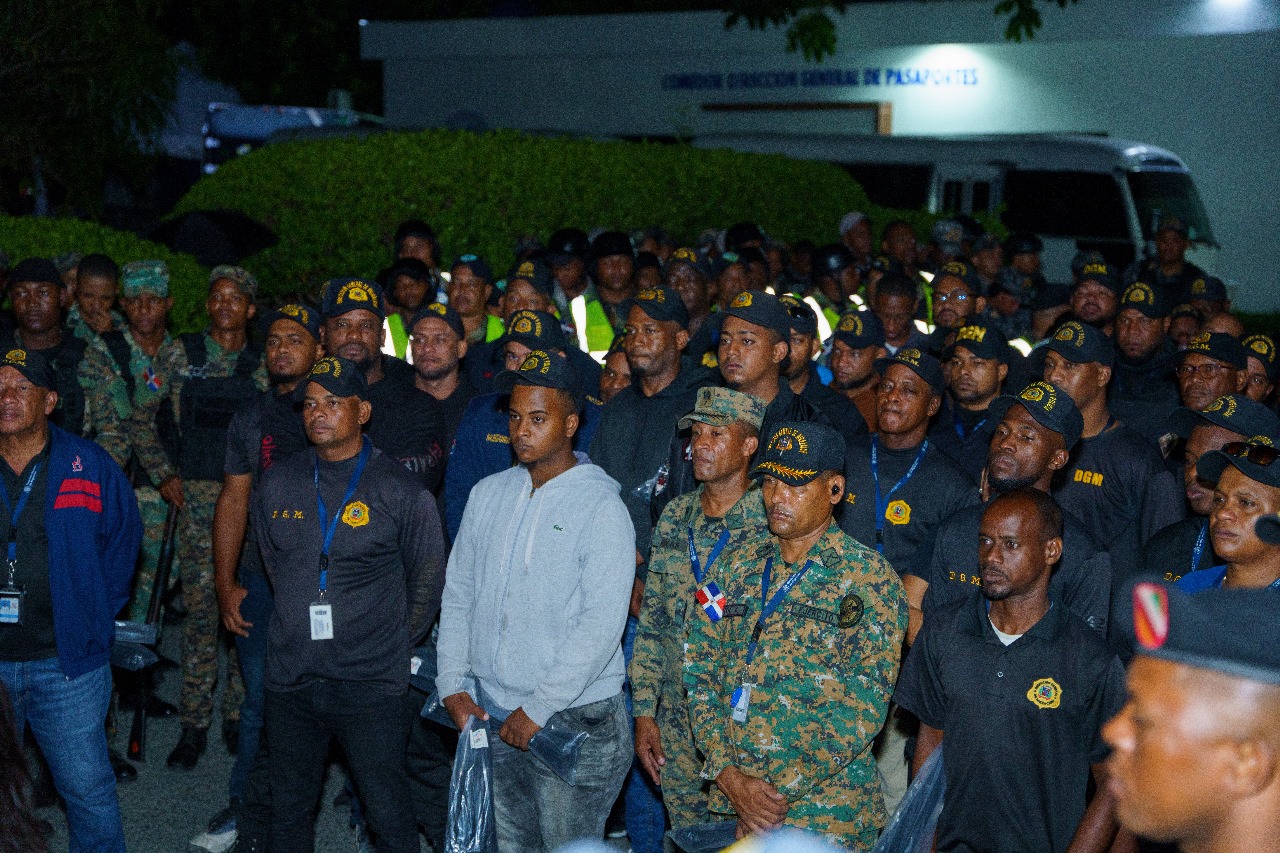 Migración interviene FRIUSA en Bávaro y detiene 253 extranjeros en condición irregular