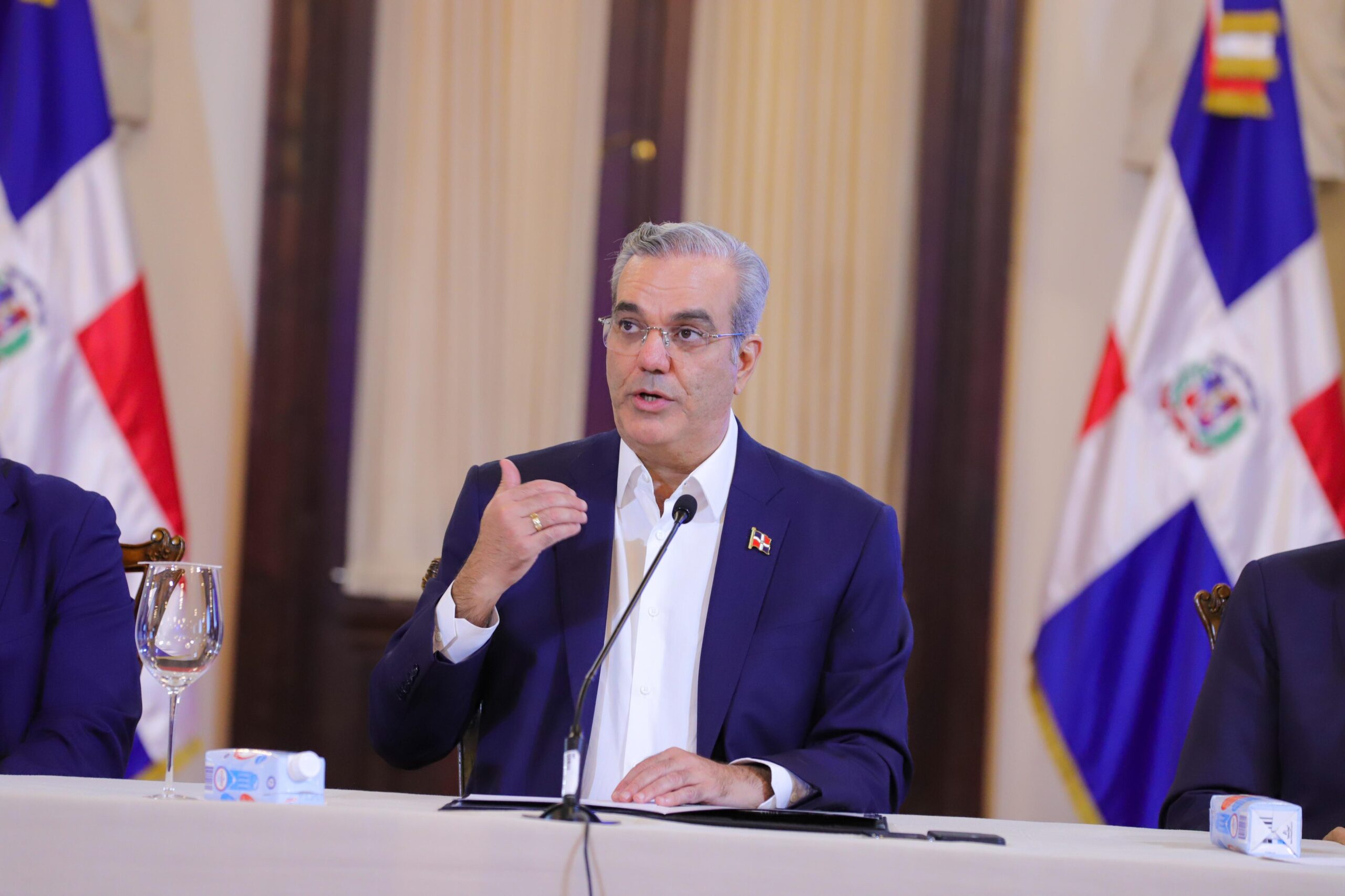 Abinader reitera compromiso en favor de fortalecer la transparencia y reducir corrupción e impunidad Abinader reitera compromiso en favor de fortalecer la transparencia y reducir corrupción e impunidad