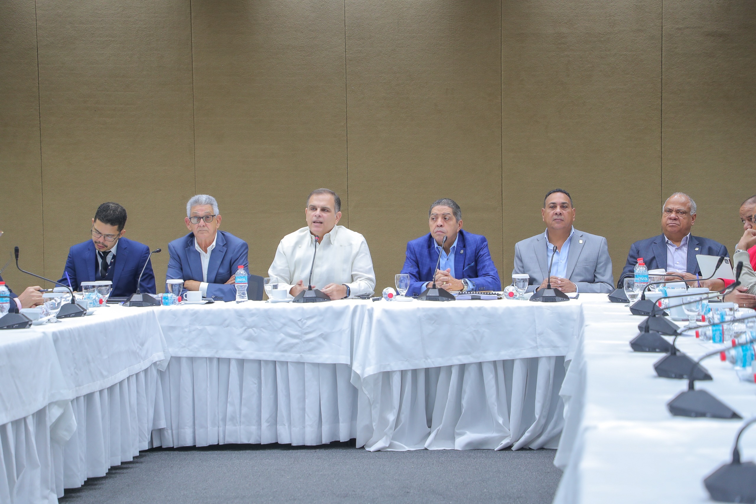 Ministro de Hacienda explica en comisión bicameral prioridades del Gobierno en Presupuesto del 2025 Ministro de Hacienda explica en comisión bicameral prioridades del Gobierno en Presupuesto del 2025