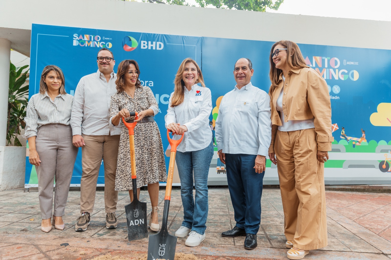 Banco BHD y Alcaldía del DN inician construcción de sala de lactancia en el parque Iberoamérica Banco BHD y Alcaldía del DN inician construcción de sala de lactancia en el parque Iberoamérica