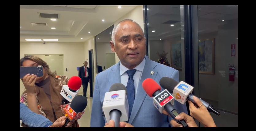 Senador Julito Fulcar “es discutible” la eliminación de exoneraciones a legisladores