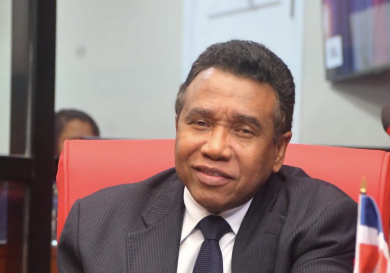 Senador Félix Bautista somete proyecto de Ley que elimina las dos exoneraciones a legisladores
