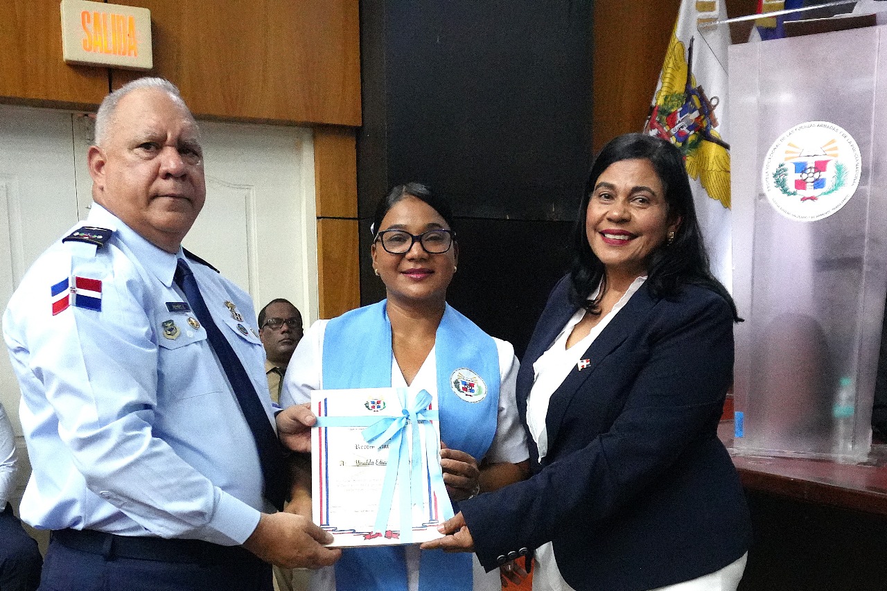 Ministerio de Defensa gradúa 3,935 estudiantes de la región Nordeste a través de las Escuelas Vocacionales