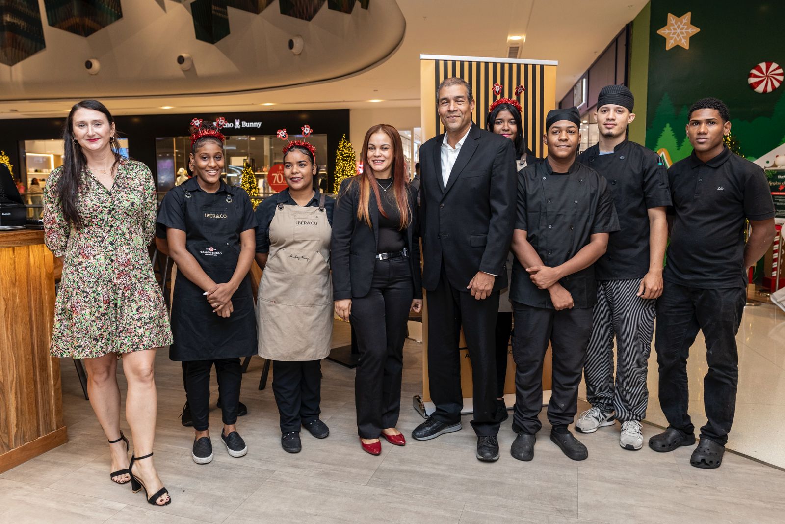 Restaurante IBER&CO celebra su primer aniversario junto a sus amigos y colaboradores
