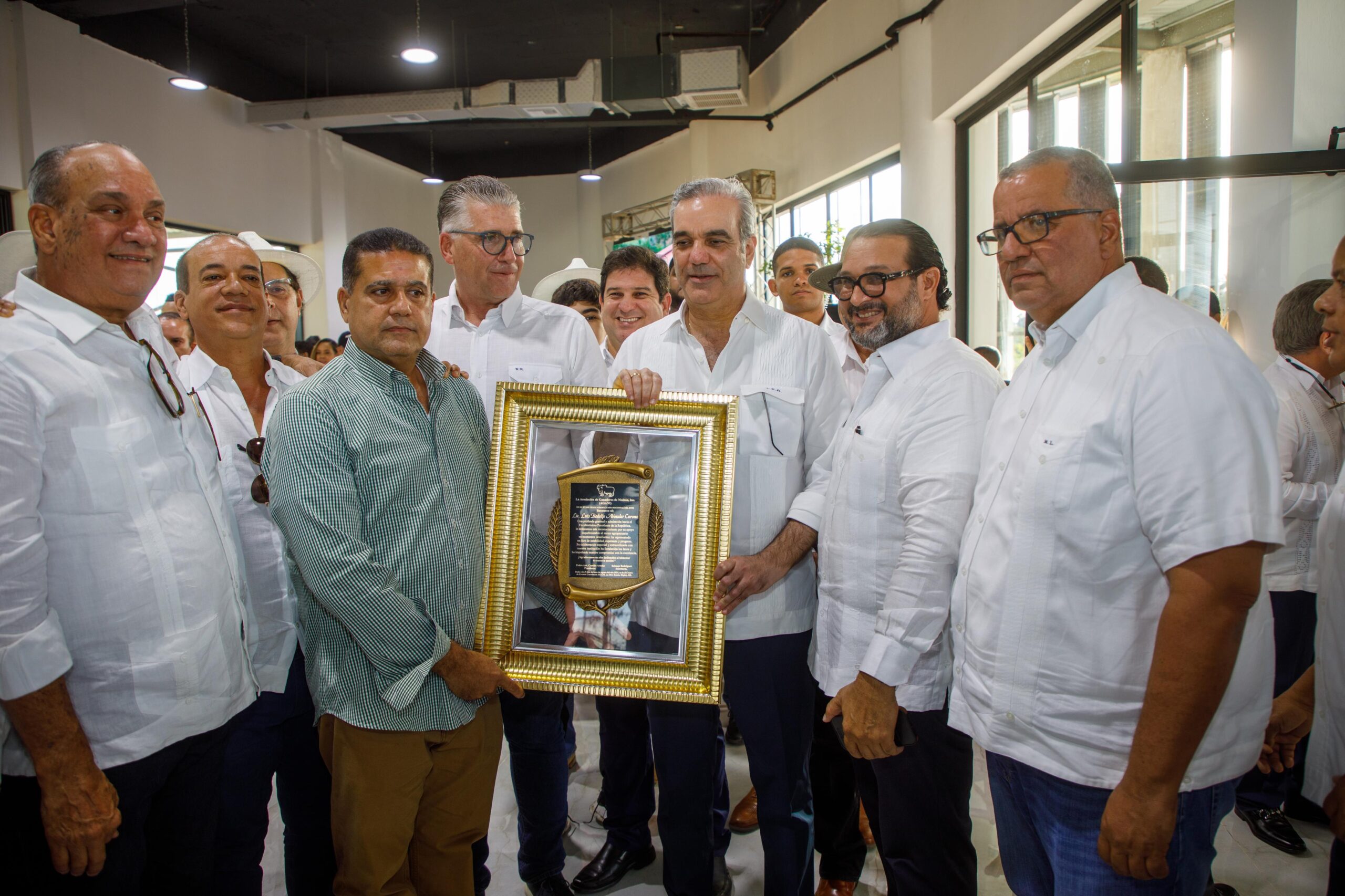 Asociación Ganaderos de Nisibón (AGANI) reconoce a Abinader por sus aportes en el desarrollo del sector agropecuario