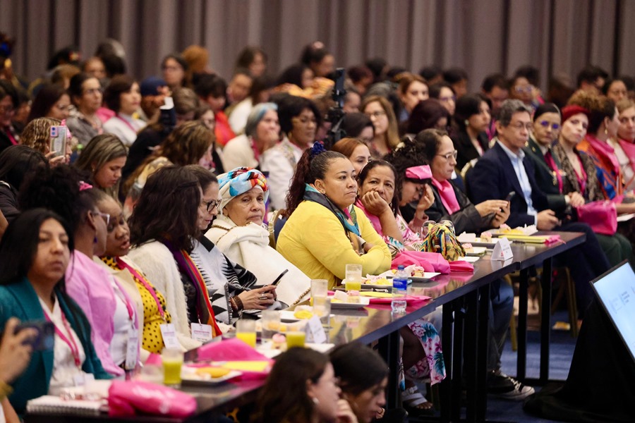 Gobierno colombiano lanza plan para mujeres víctimas del conflicto y la violencia sexual