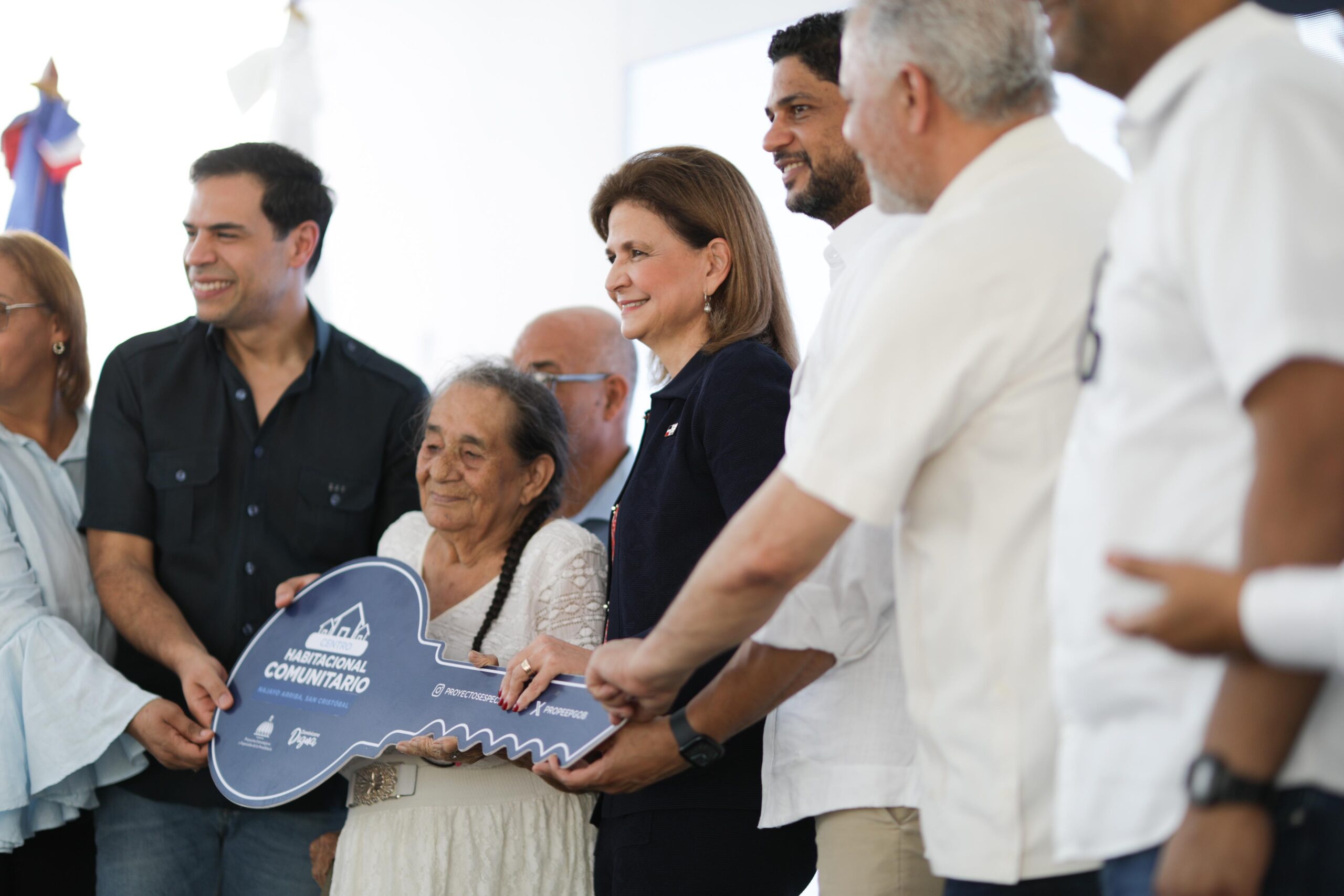 26 años después, damnificados del huracán Georges reciben un techo