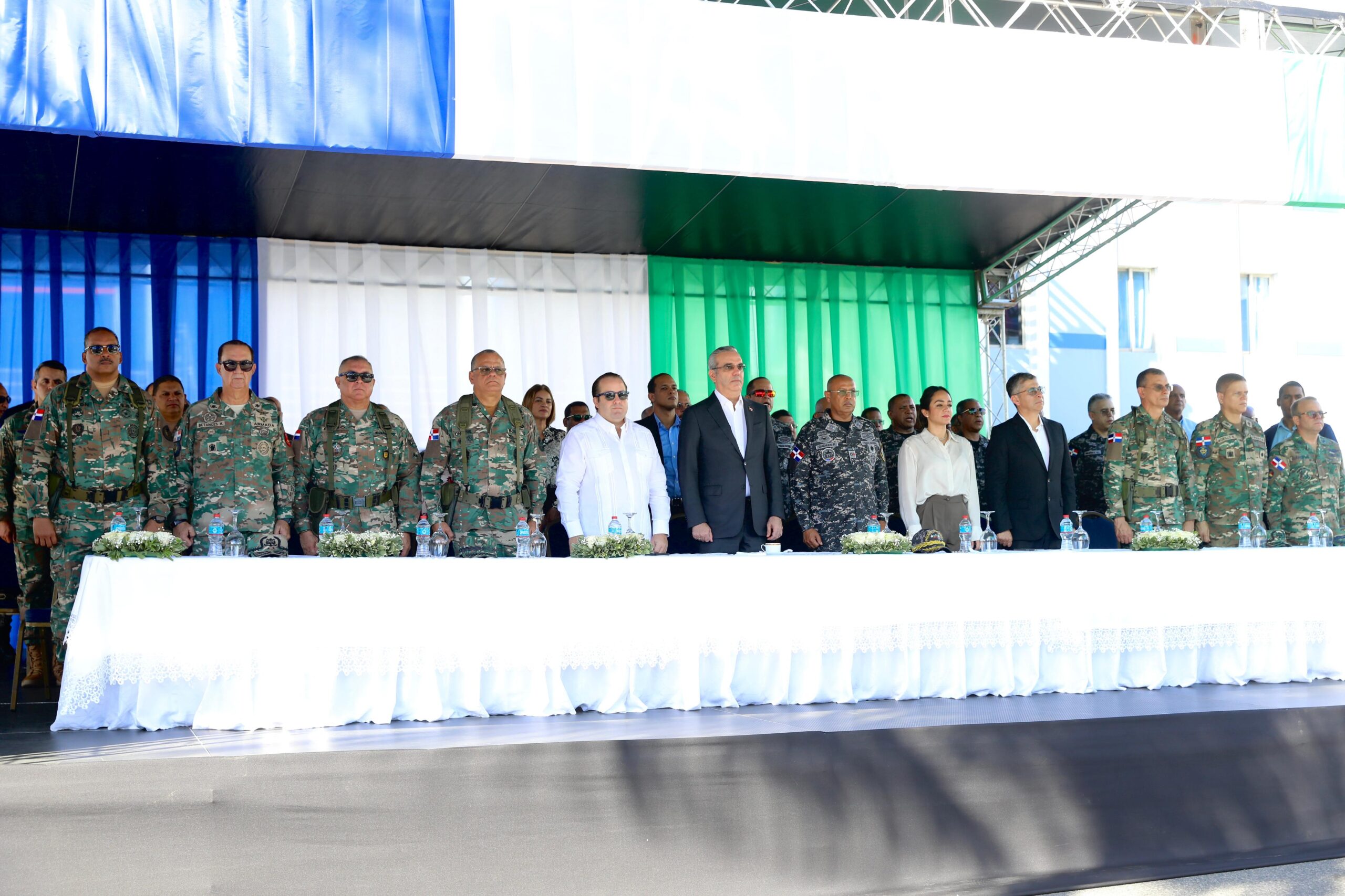 Abinader pone en marcha operativo Navidad con Garantía de Paz 2024; más de 19 mil miembros PN y Fuerzas Armadas