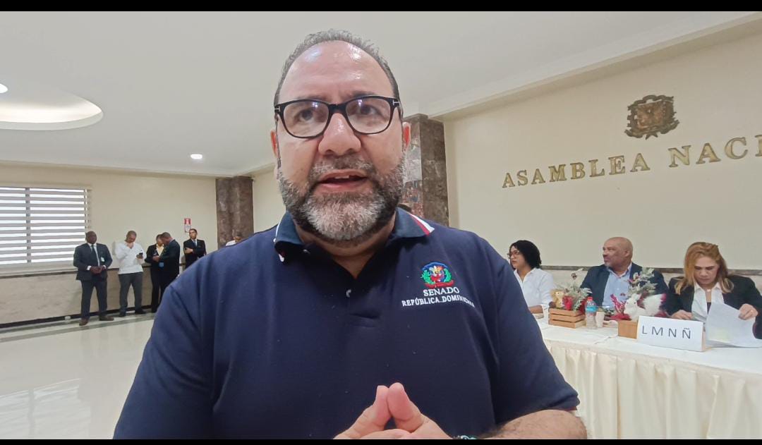 Cesantía está garantizada afirma senador Rogelio Genao