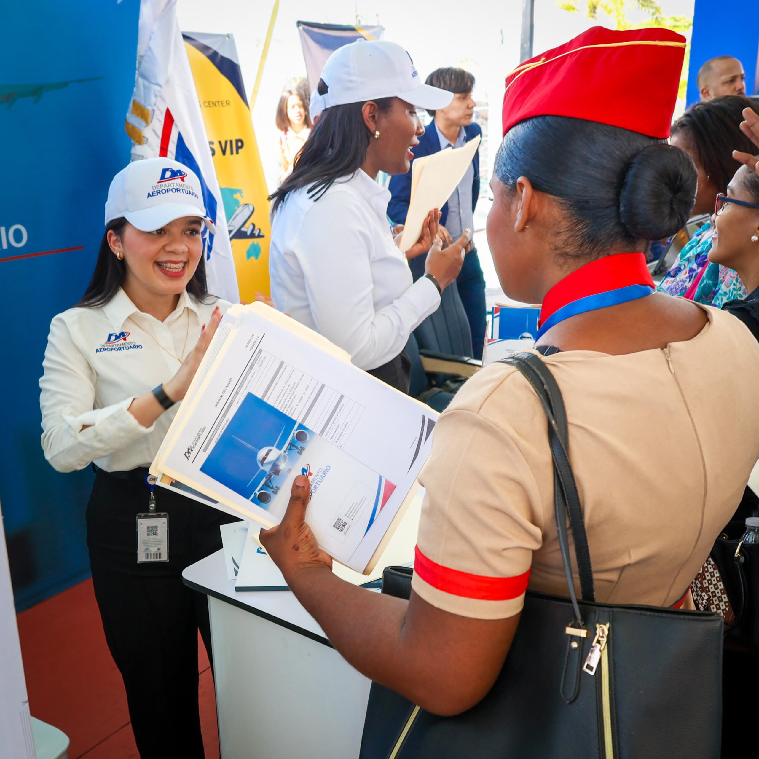 DA ofrece oportunidades en feria de empleo del sector aeronáutico DA ofrece oportunidades en feria de empleo del sector aeronáutico
