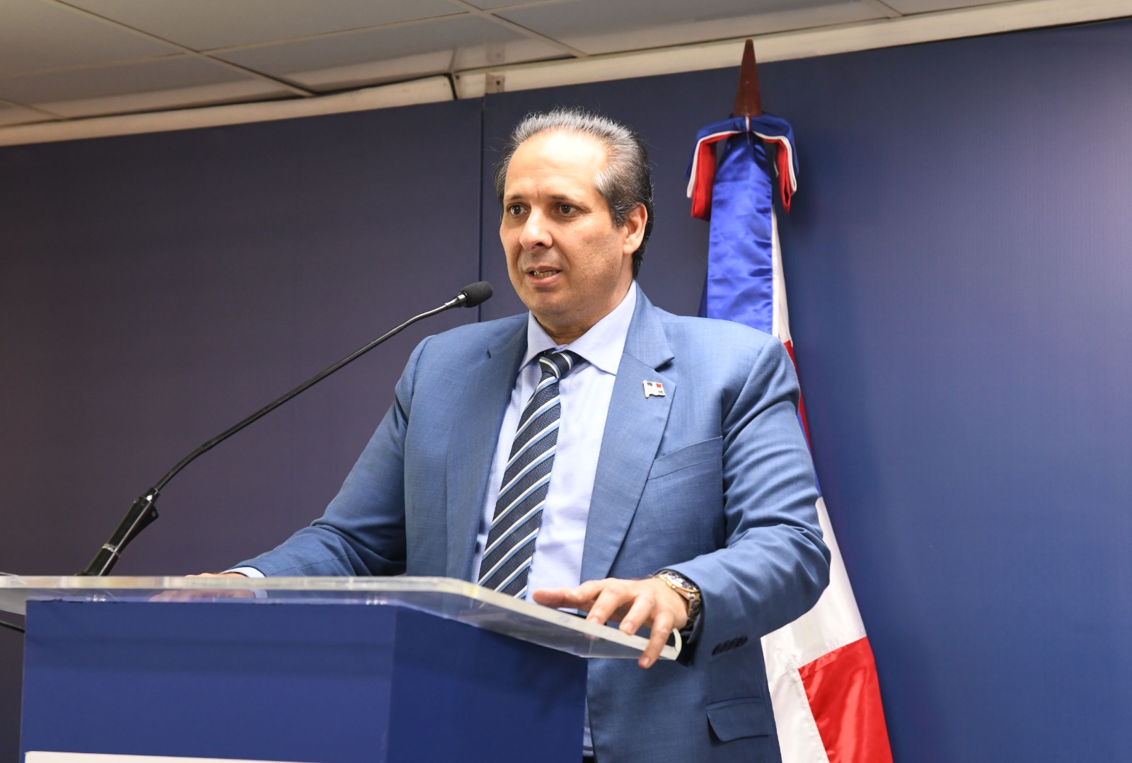 Ministro de Salud presenta 26 documentos normativos para fortalecer la calidad en la atención sanitaria