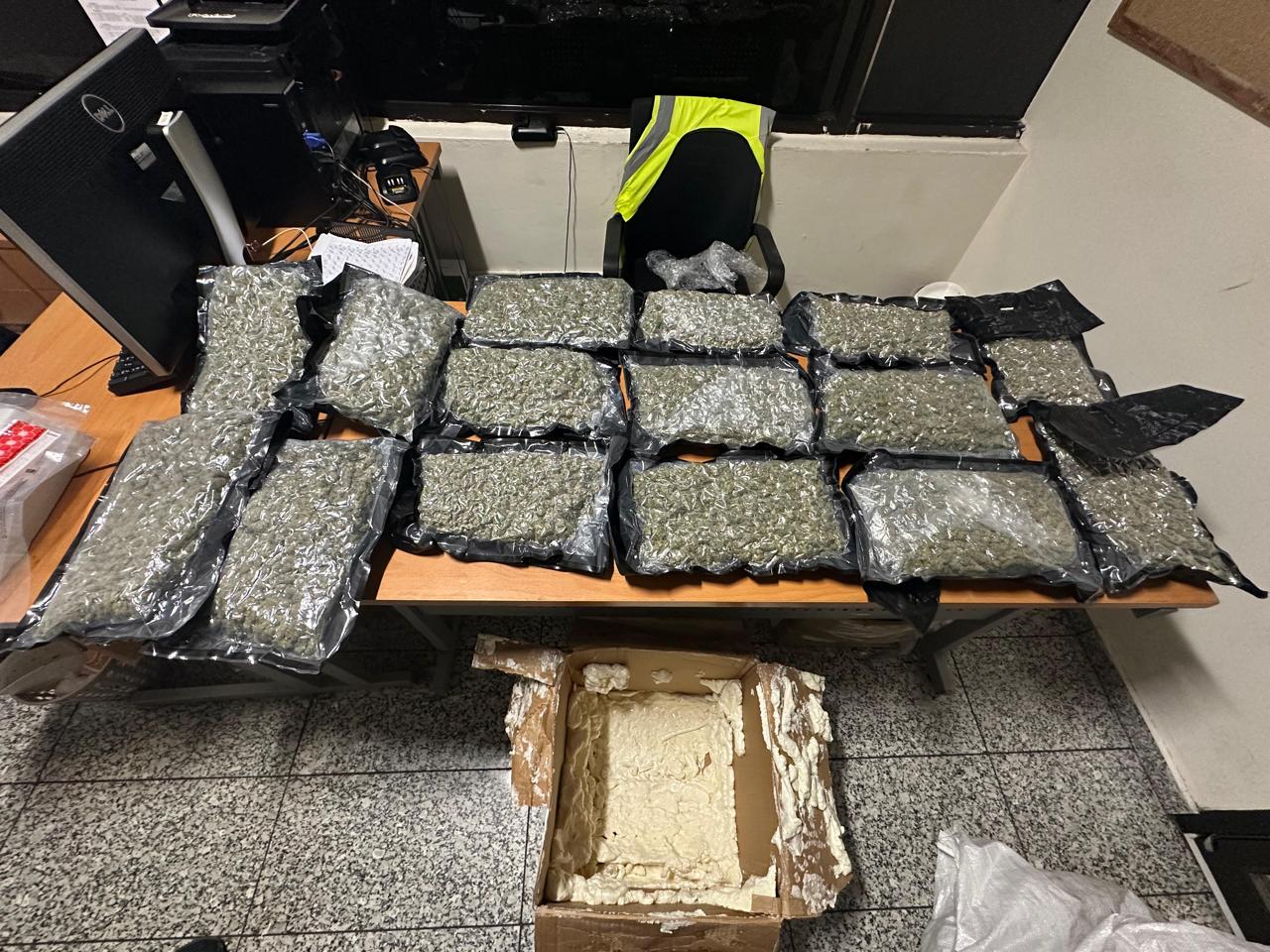 Autoridades confiscan otros 15 paquetes de marihuana en el AILA