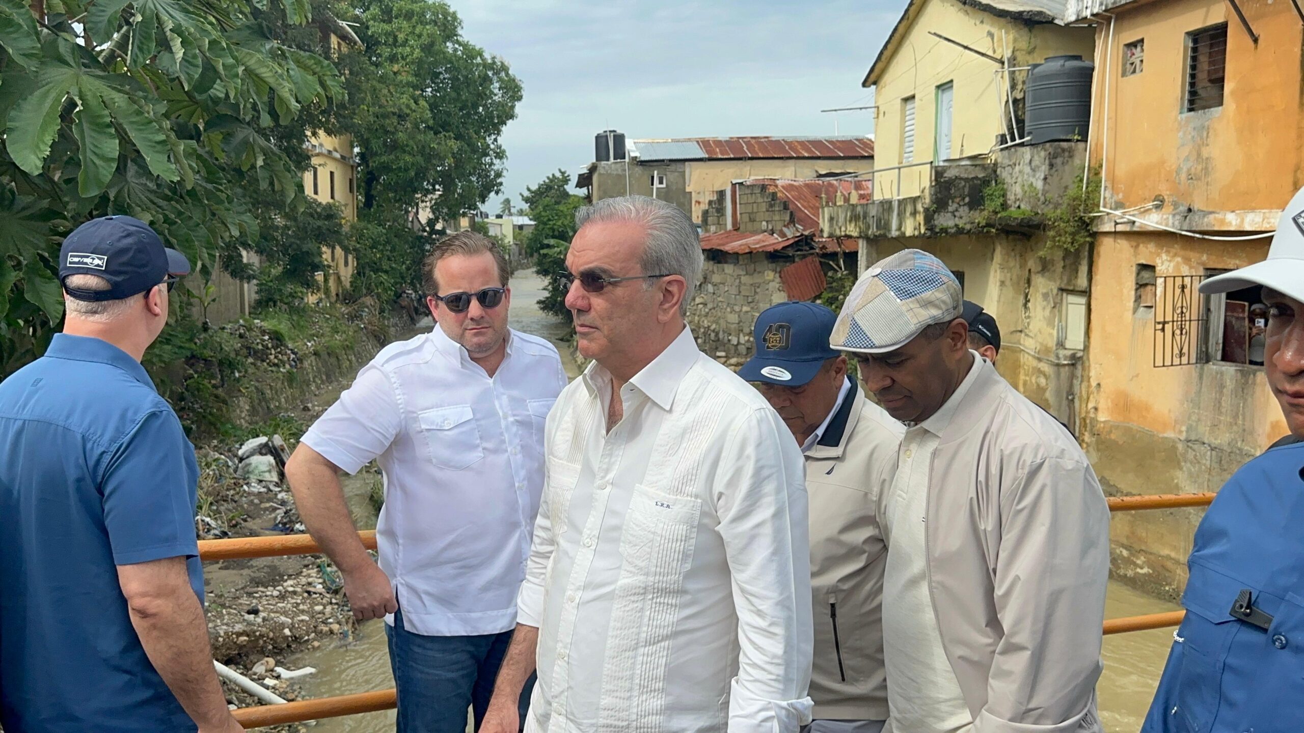 Abinader visita zonas afectadas por lluvias en Puerto Plata; coordina acciones frente a daños Abinader visita zonas afectadas por lluvias en Puerto Plata; coordina acciones frente a daños