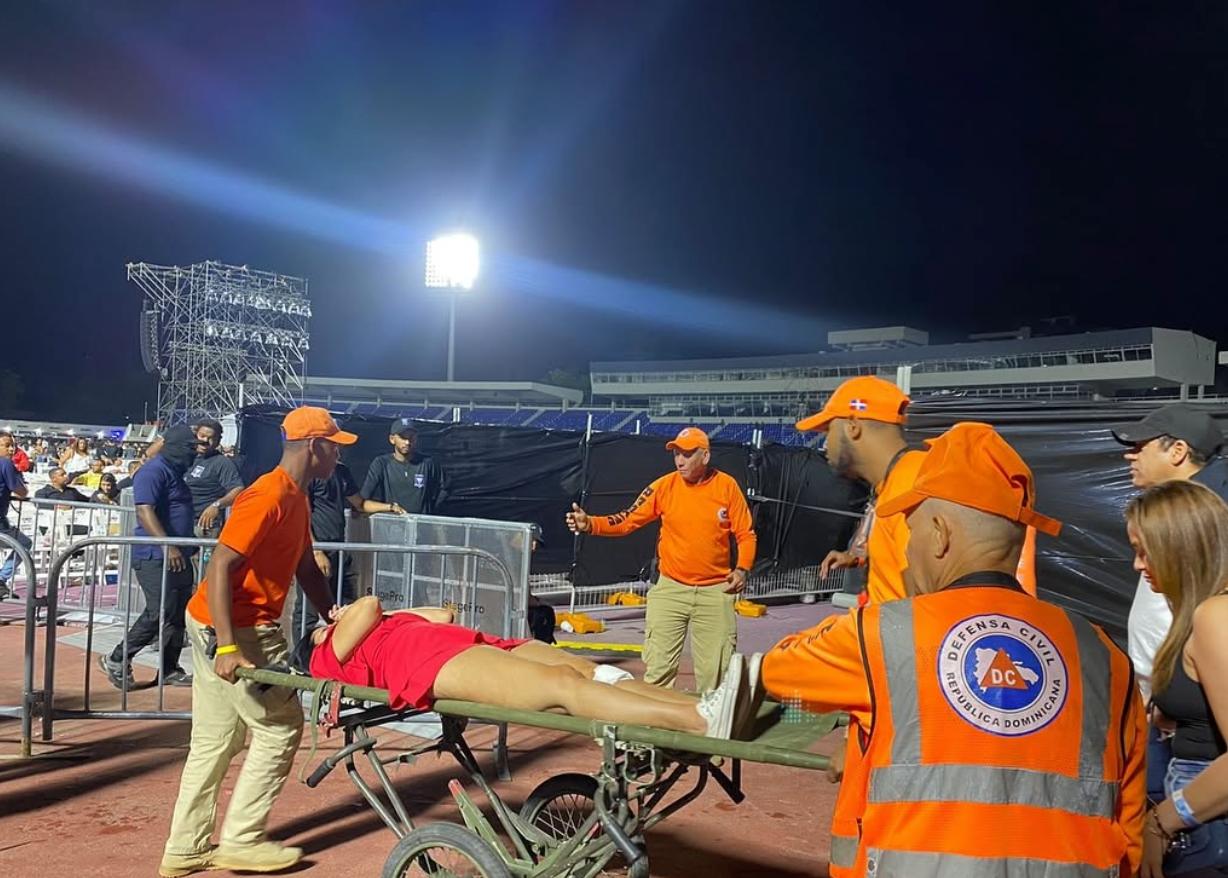 Defensa Civil brinda asistencia durante concierto de Aventura en Estadio Olímpico Felix Sánchez