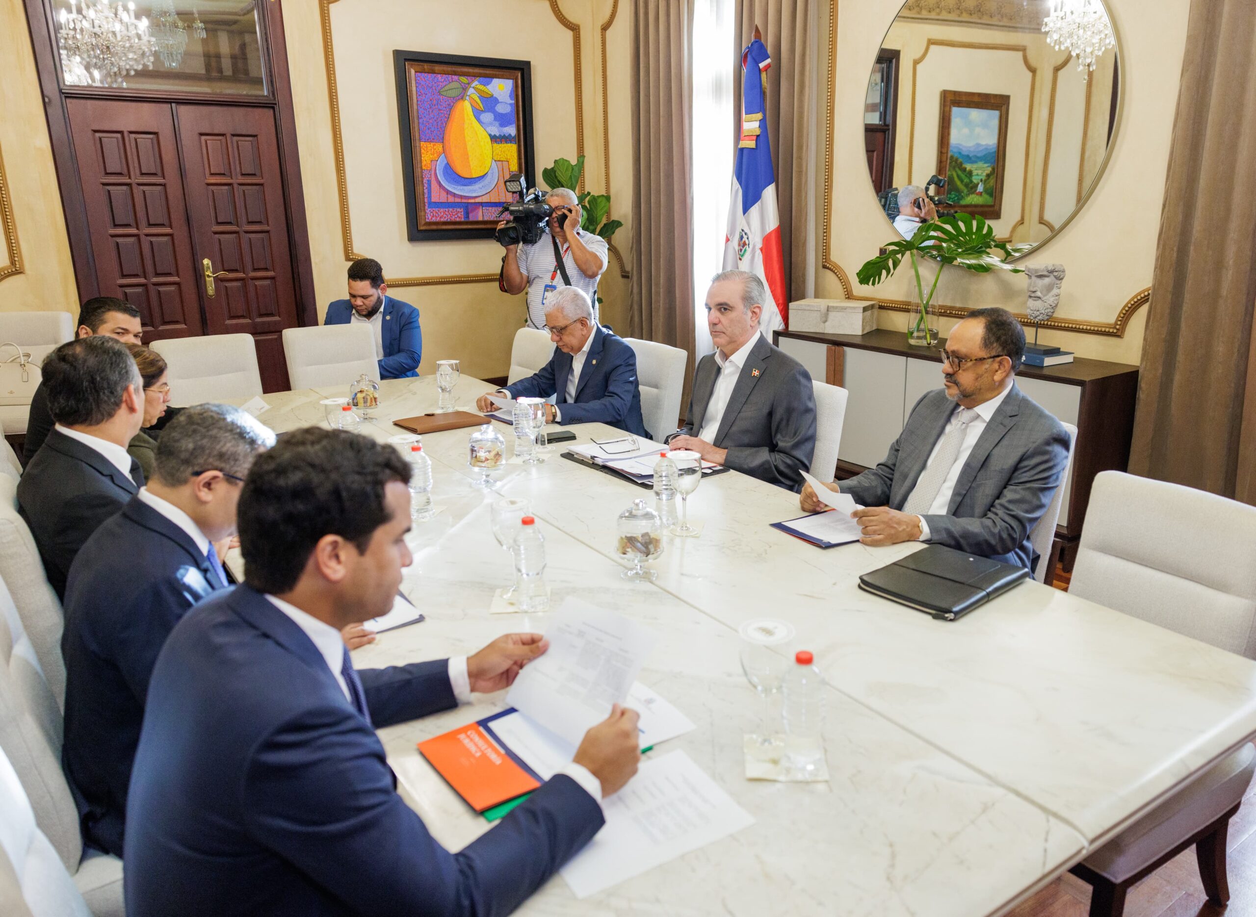 Abinader encabeza en estos momentos segunda reunión del Consejo Nacional de la Magistratura