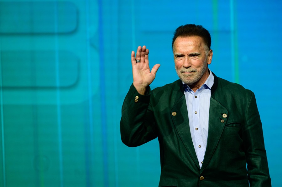 Arnold Schwarzenegger dona un millón de dólares para combatir los incendios en Los Ángeles