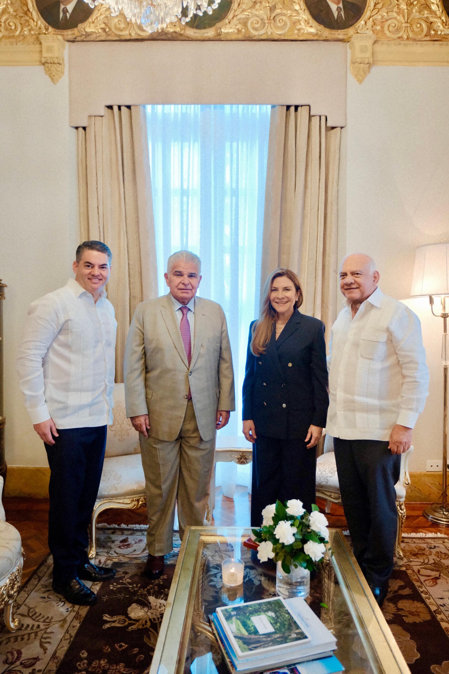 Alcaldesa Carolina Mejía se reúne con el presidente de Panamá, José Raúl Mulino